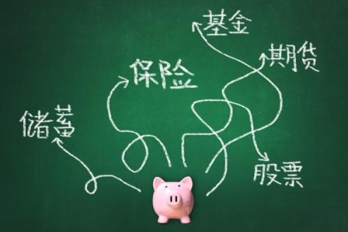 55歲以上老人如何買保險(xiǎn)？重疾險(xiǎn)賠錢多，為何我卻選了這2種險(xiǎn)？